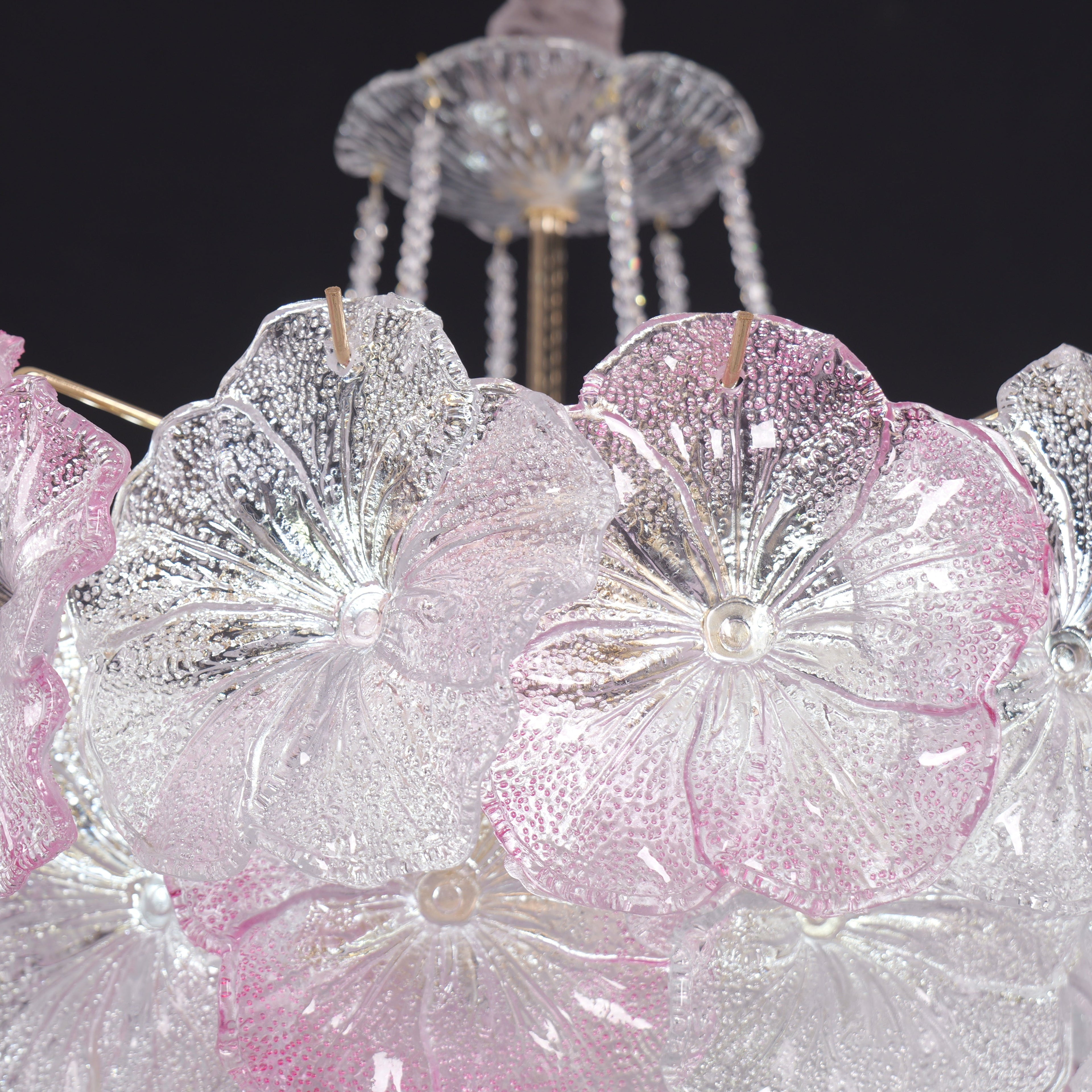 arvia-elegant-glass-chandelier-with-adjustable-hanging-length