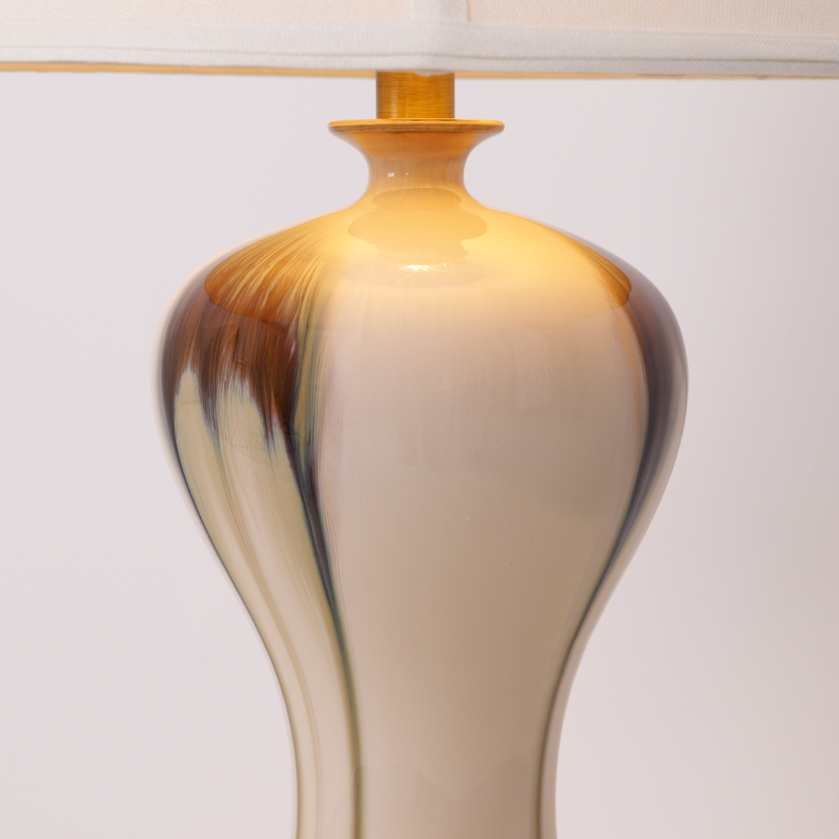 black-gold-gradient-glazed-ceramic-table-lamp-vase-lamp