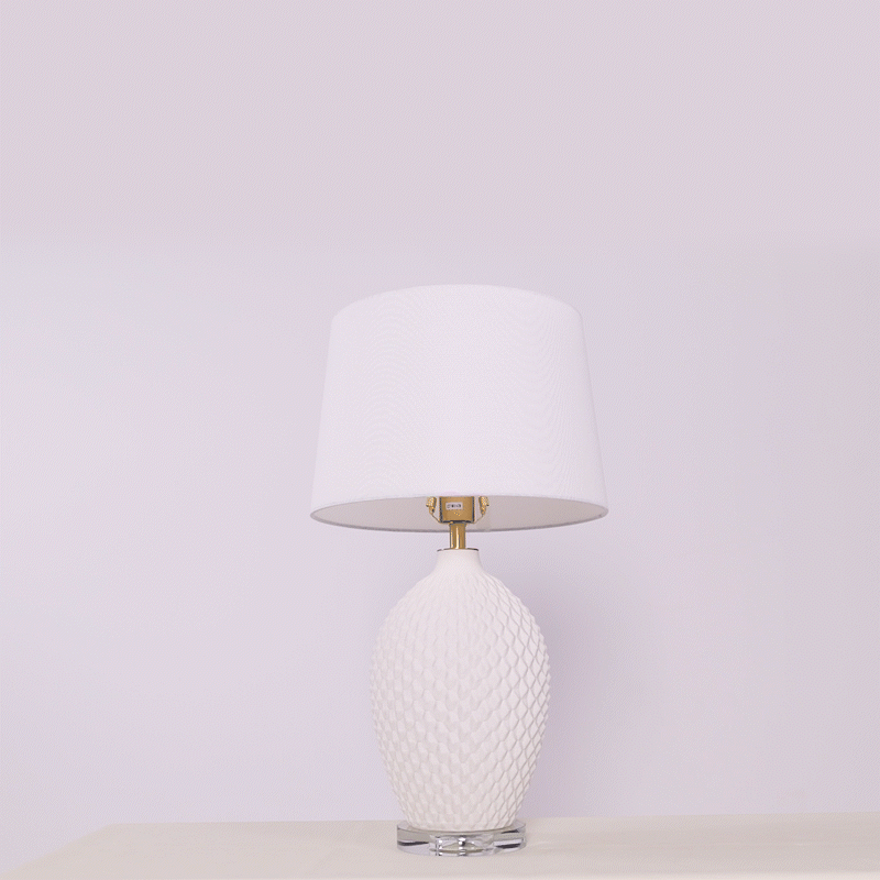 3d-pure-white-diamond-embossed-relief-pattern-ceramic-table-lamp