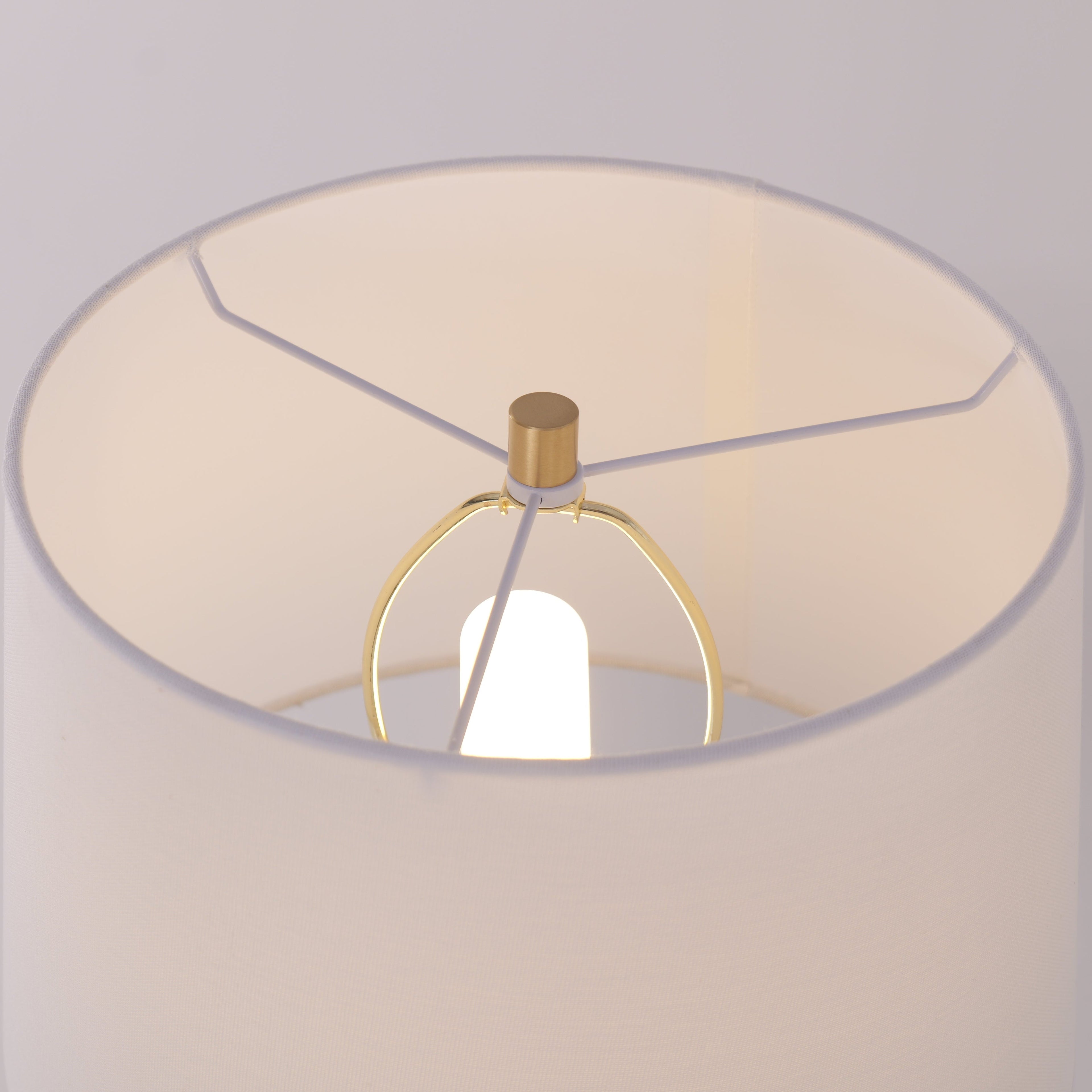 3d-pure-white-diamond-embossed-relief-pattern-ceramic-table-lamp