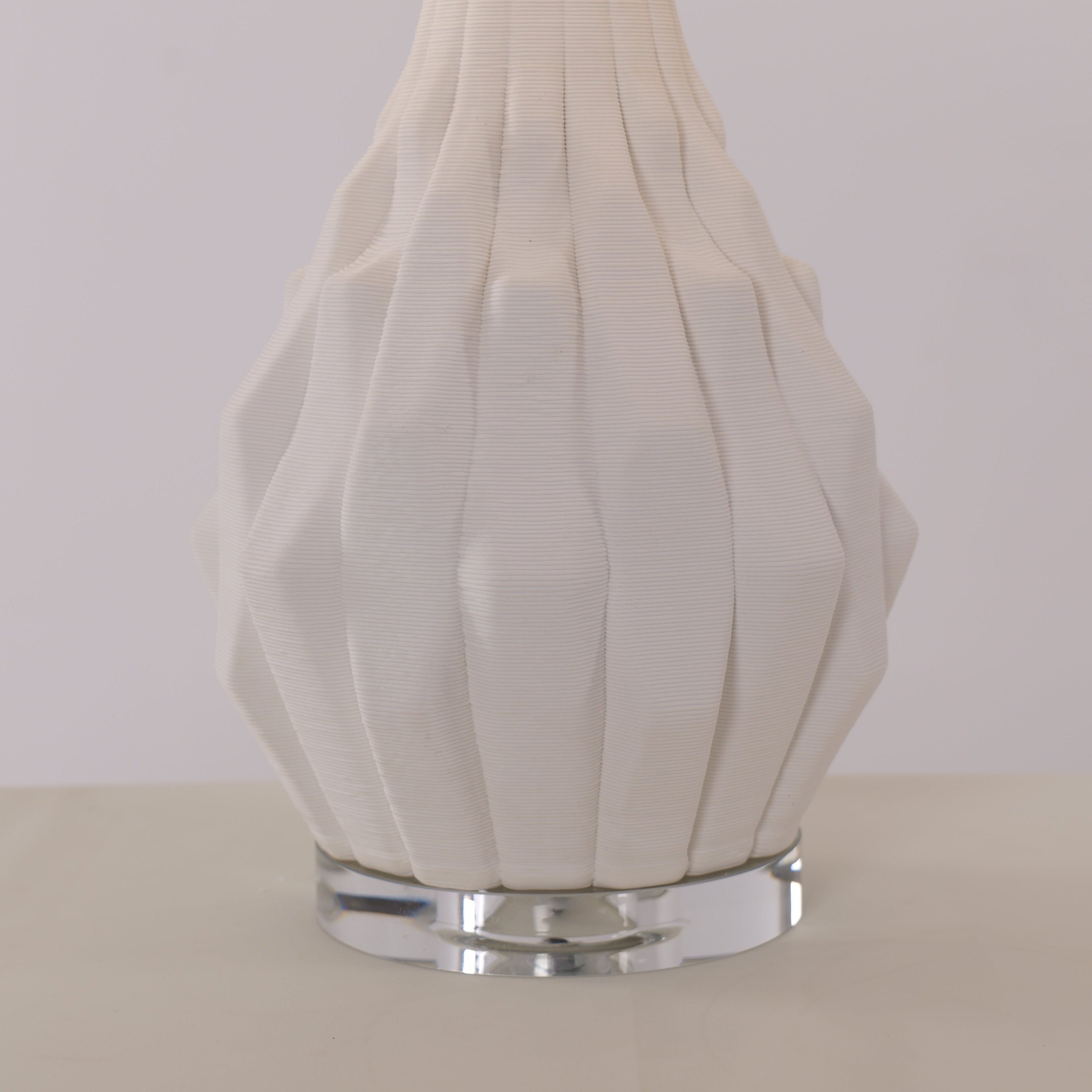 3d-pure-white-polygonal-textured-ceramic-table-lamp-with-fabric-shade
