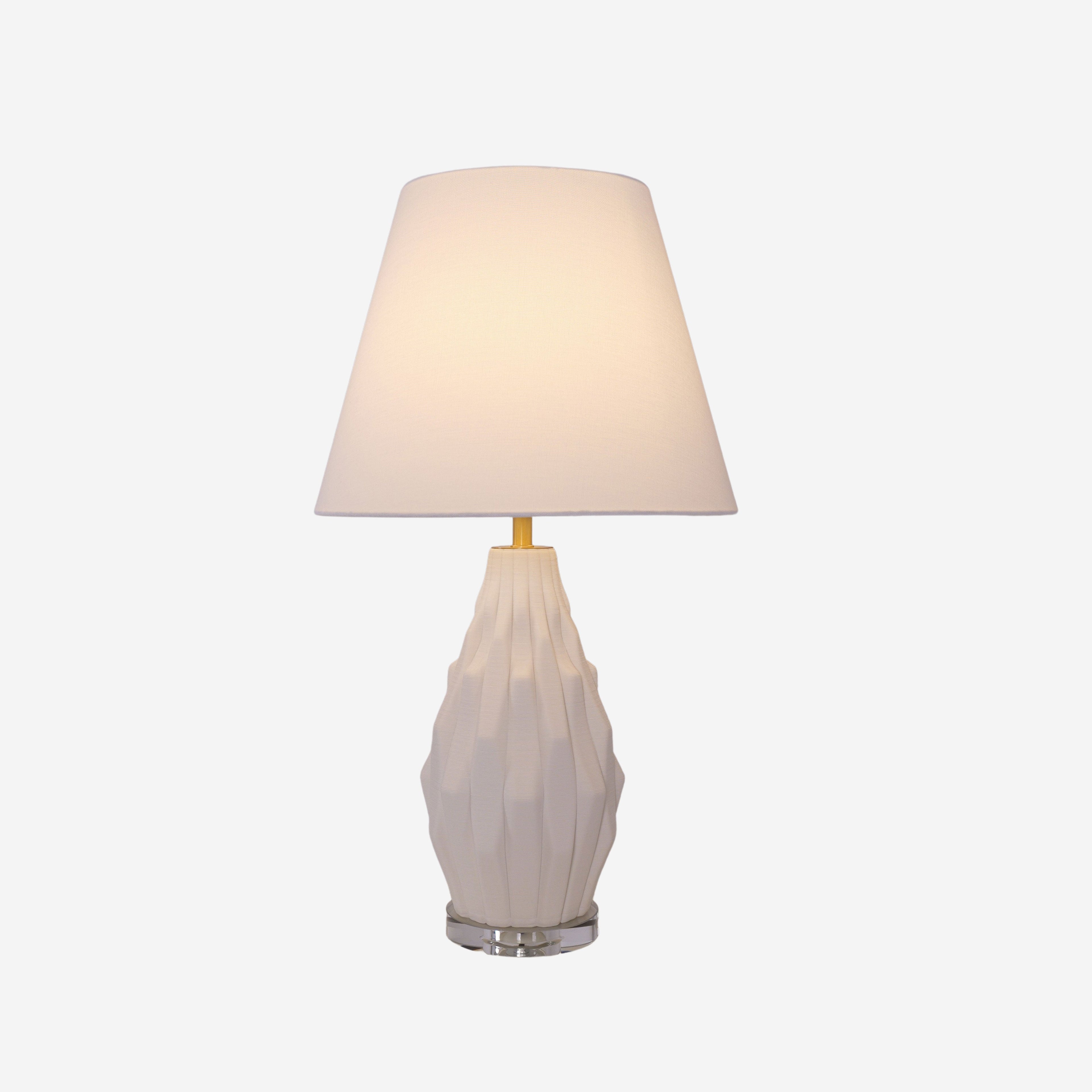 3d-pure-white-polygonal-textured-ceramic-table-lamp-with-fabric-shade